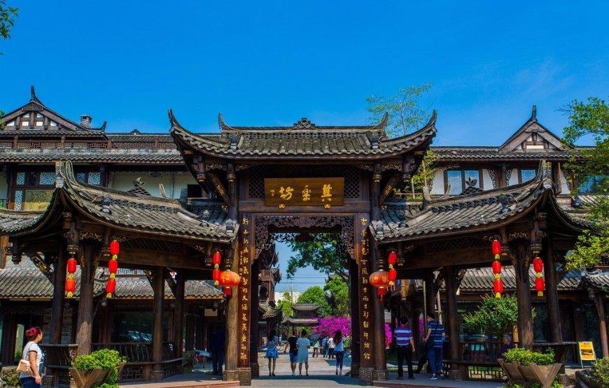 到药店买些感冒药,有个三十左右的小平头边买单,边挑逗店员